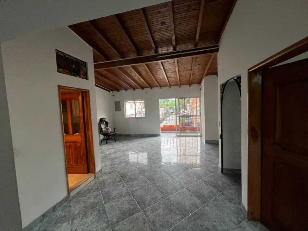 CASA EN VENTA COPACABANA PISO 1