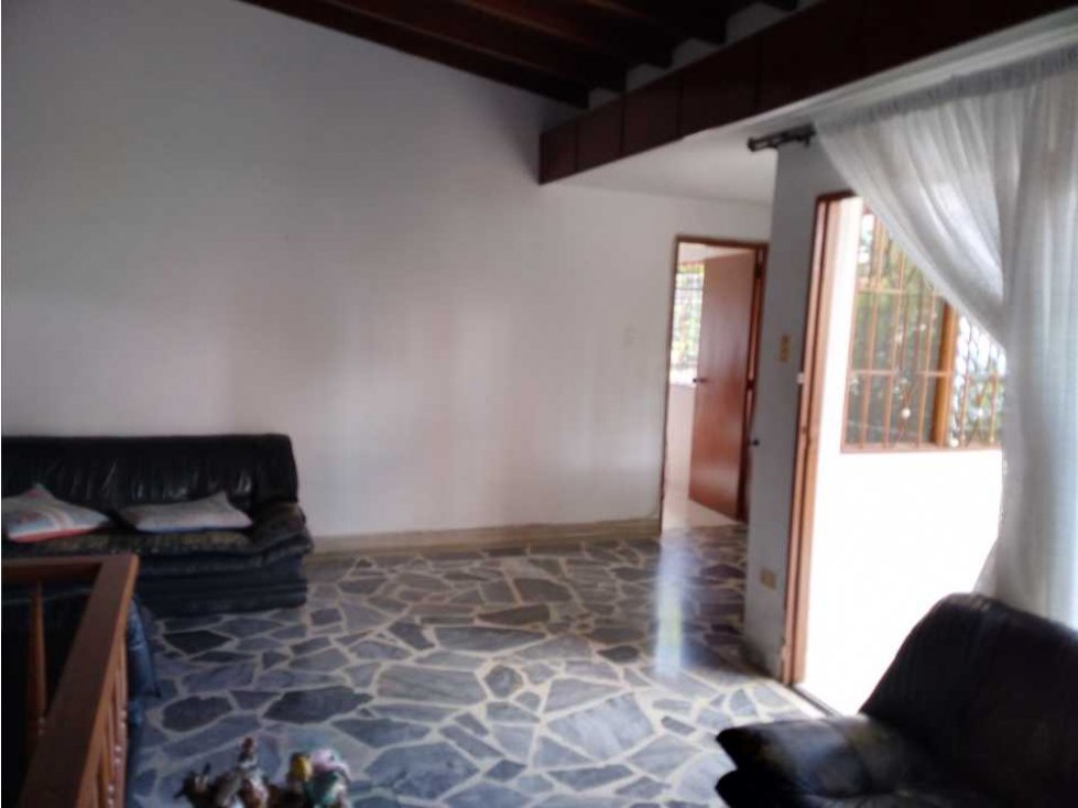 Casa en venta de 216 m2 en Estadio, Medellin