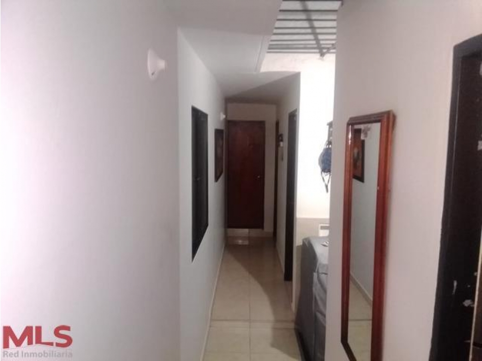 CASA EN VENTA EN EL SECTOR DE KENNEDY ROBLEDO(MLS#237177)