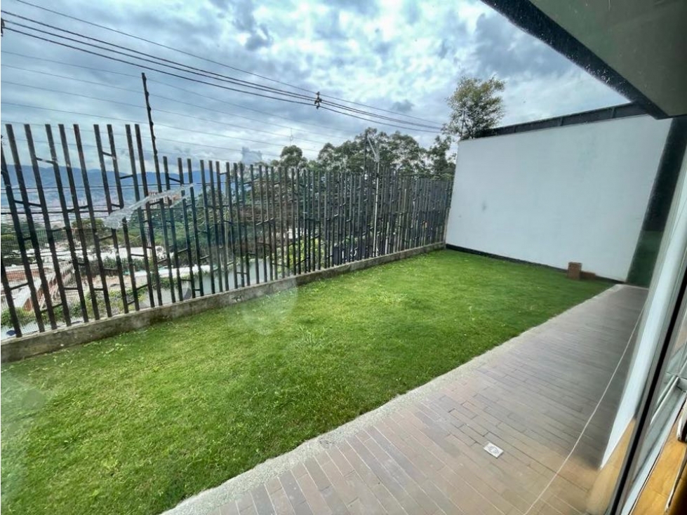 CASA EN VENTA EN ENVIGADO SAN LUCAS