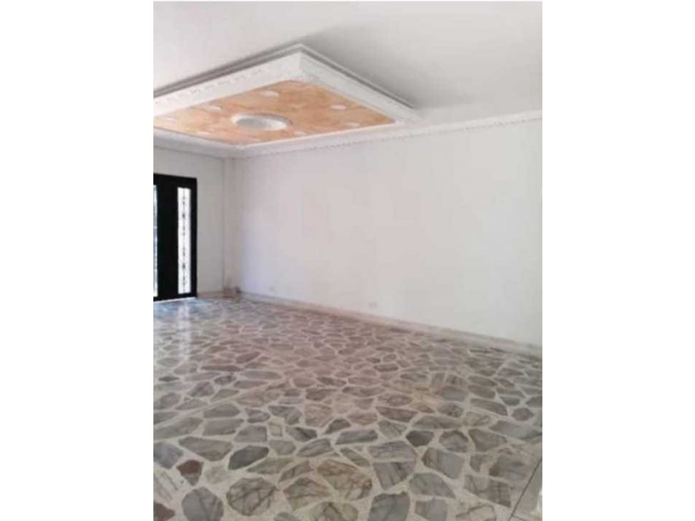 Casa en venta en San Javier cerca a la Estación del metro