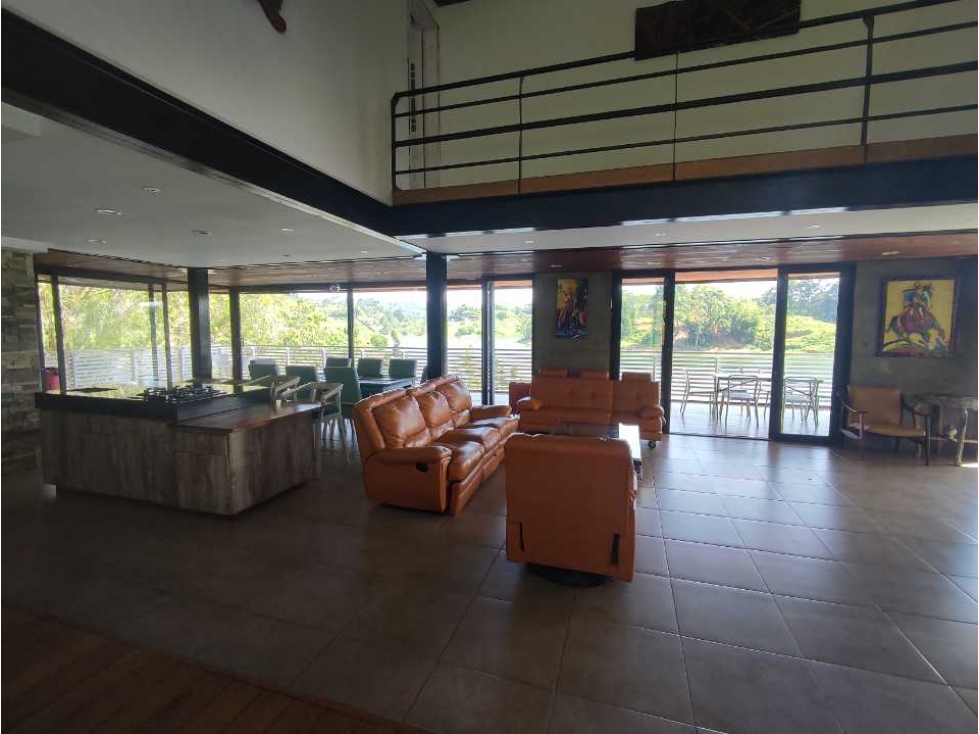 CASA FINCA EN ARRIENDO EL PEÑOL