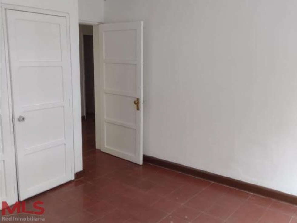 CASA -LOTE EXCELENTE UBICACION(MLS#236415)