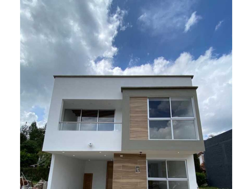 Casa para la venta Urbanización Semi - cerrada