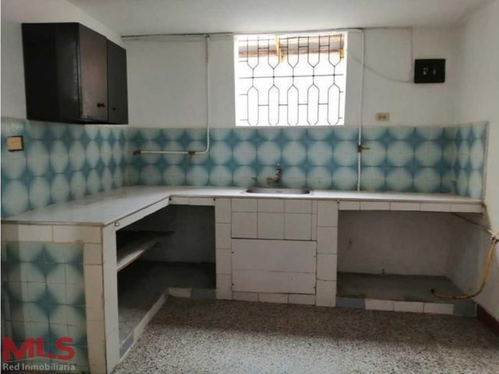 Casa para remodelar en San Antonio de Prado(MLS#239854)