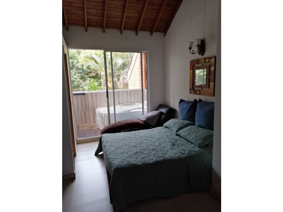 CASA POR LA FRONTERA,  UNIDAD CERRADA, CERCA A TODO, REMODELADA.