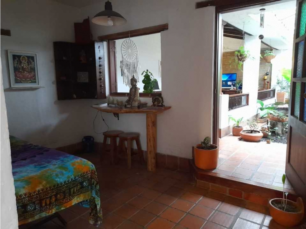 VENDO CASA GRANDE REMODELADA BARRIO PEÑON CALI HOSTAL