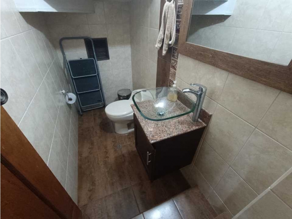 CASA UNIFAMILIAR DE 4 PISOS EN VENTA EN SURAMERICANA