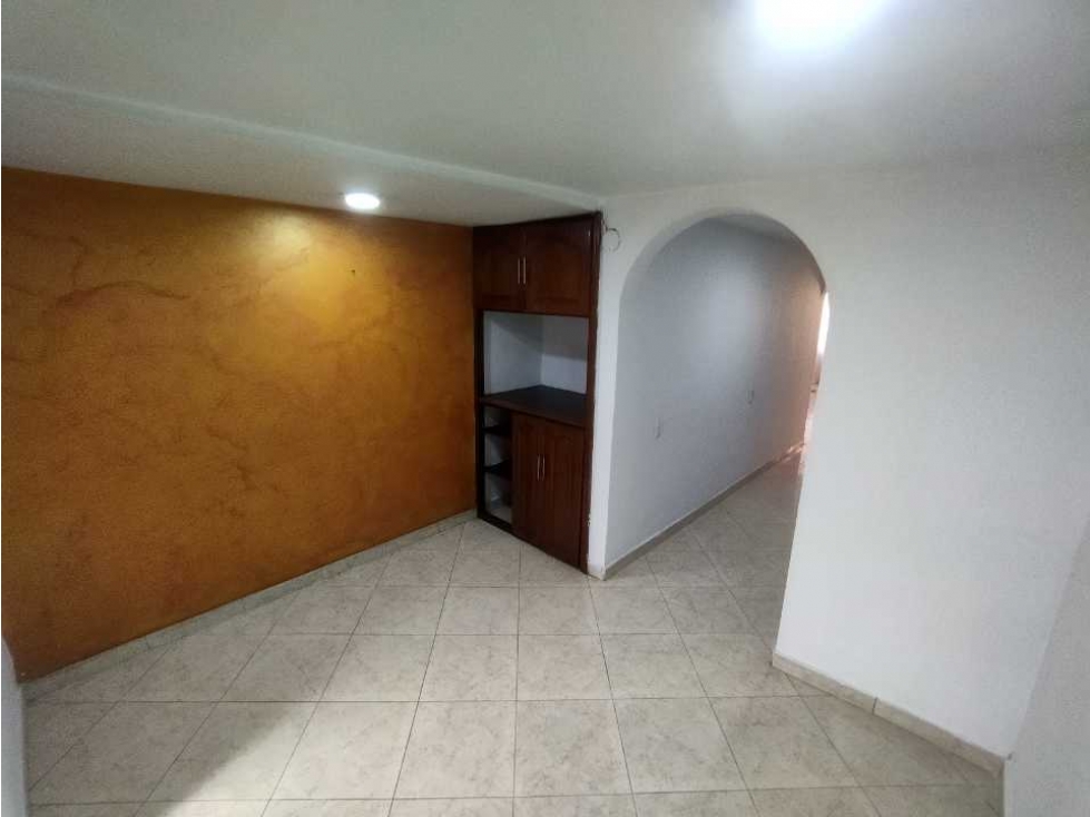 CASA UNIFAMILIAR  EN VENTA Y ARRIENDO MIRAFLORES MEDELLÍN, PISO 1°