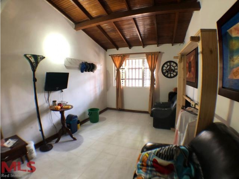 Casa Unifamiliar en zona plana(MLS#236381)