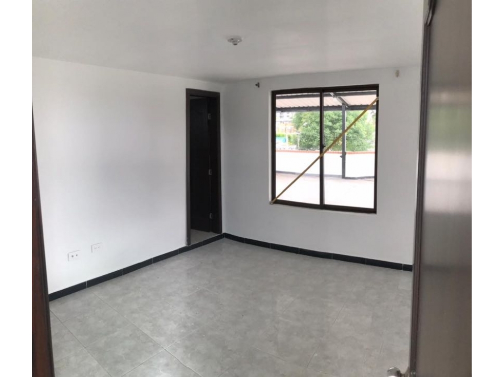 EN VENTA CASA DE 3 PISOS SECTOR EL JARDIN PEREIRA