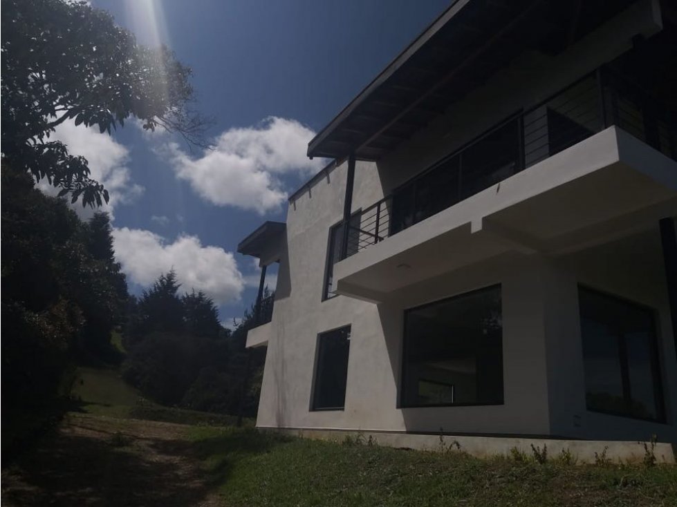 Espectacular finca para Estrenar, Guarne 4300 Mts2, $ 700?