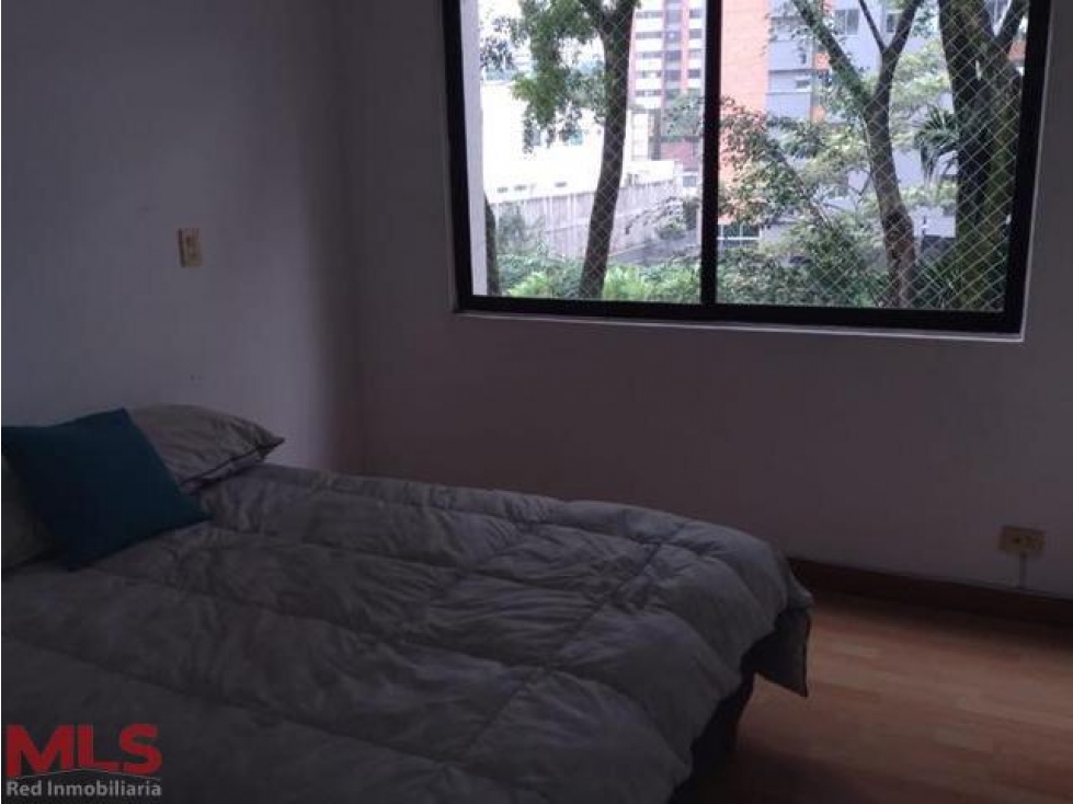 Espacios generosos, iluminado, sector tranquilo(MLS#239037)