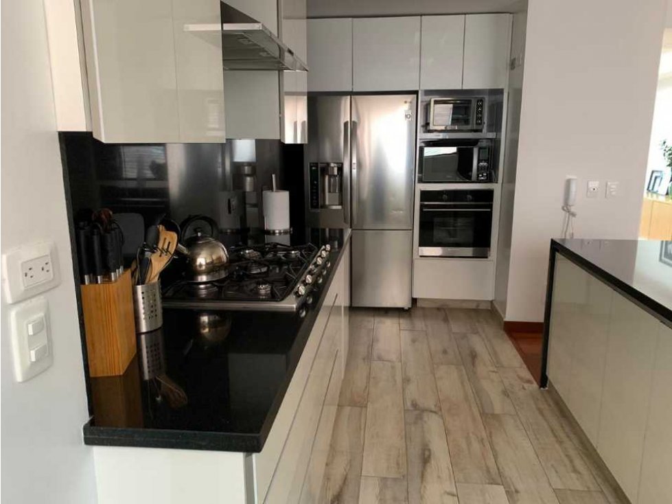 ESPECTACULAR APARTAMENTO BOSQUES DE LA CAÑADA VENTA