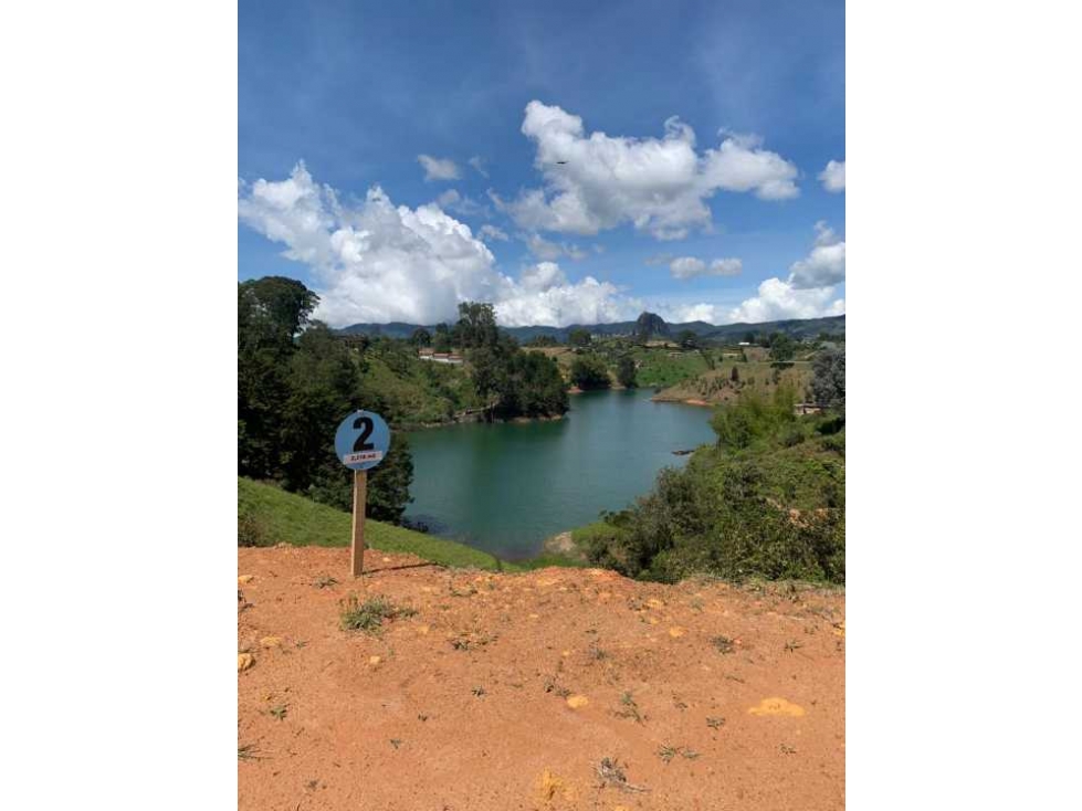 ESPETACULAR LOTE UBICADO EN EL MUNICIPIO DE GUATAPÉ