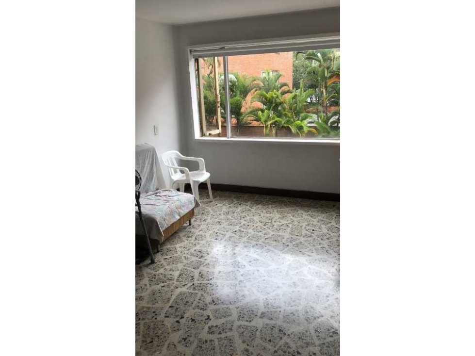 Excelente apto en venta loma del Encierro Poblado, para Remodelar!!