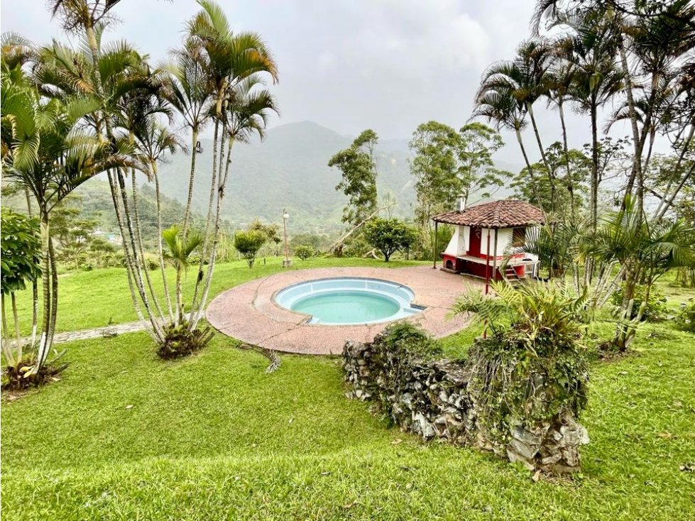 Finca campesina con piscina Angelopolis vereda Santa Rita