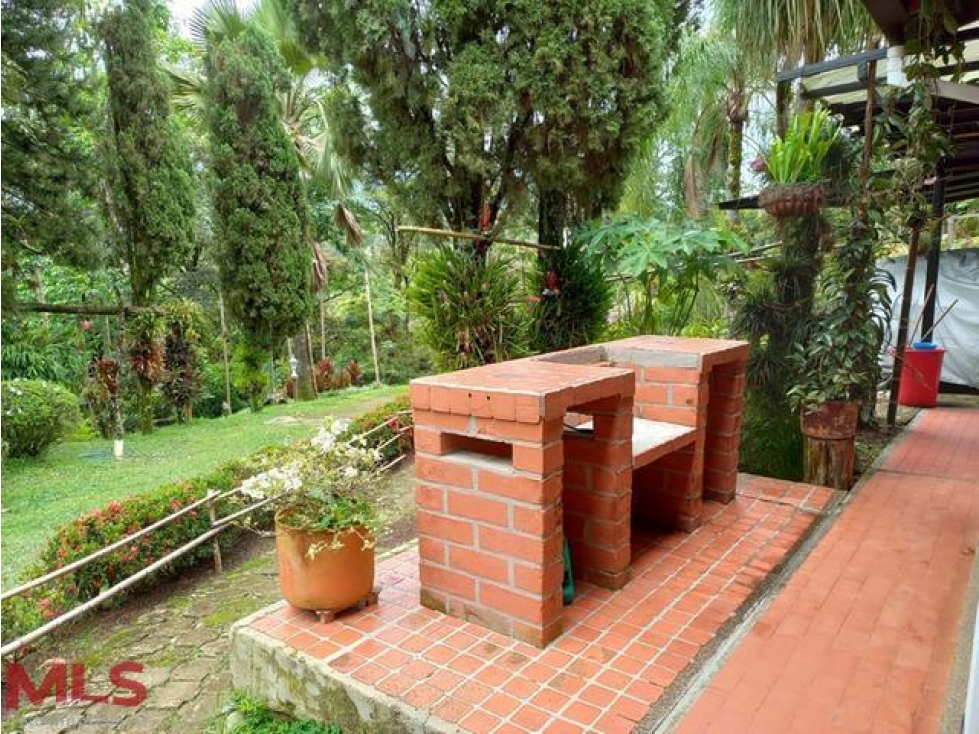 Finca de uso mixto en Parcelacion(MLS#236898)