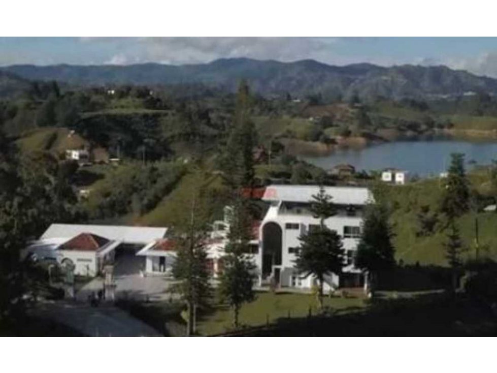 Finca moderna  - hotel en venta , en Guatape , Antioquia, Colombia.