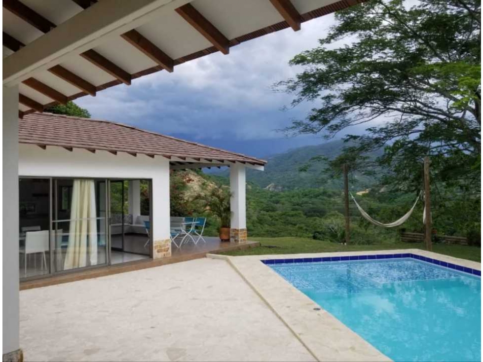 Hermosa Casa Campestre con piscina en la vía Antioquia San Jerónimo