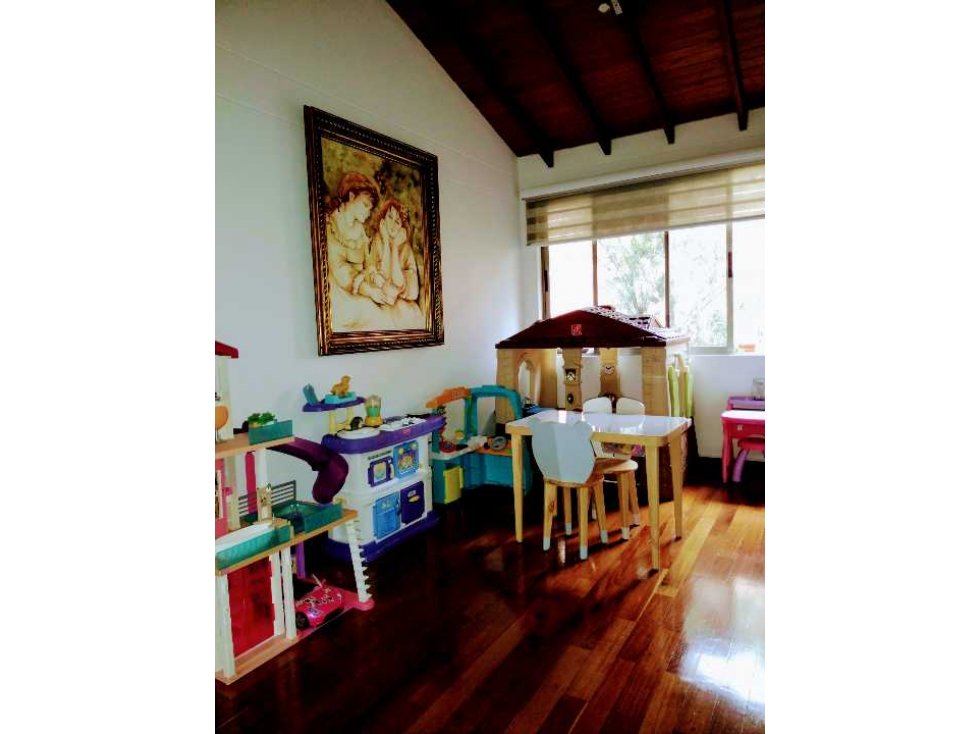 Hermosa casa en sector muy exclusivo, unidad muy familiar, casa con es