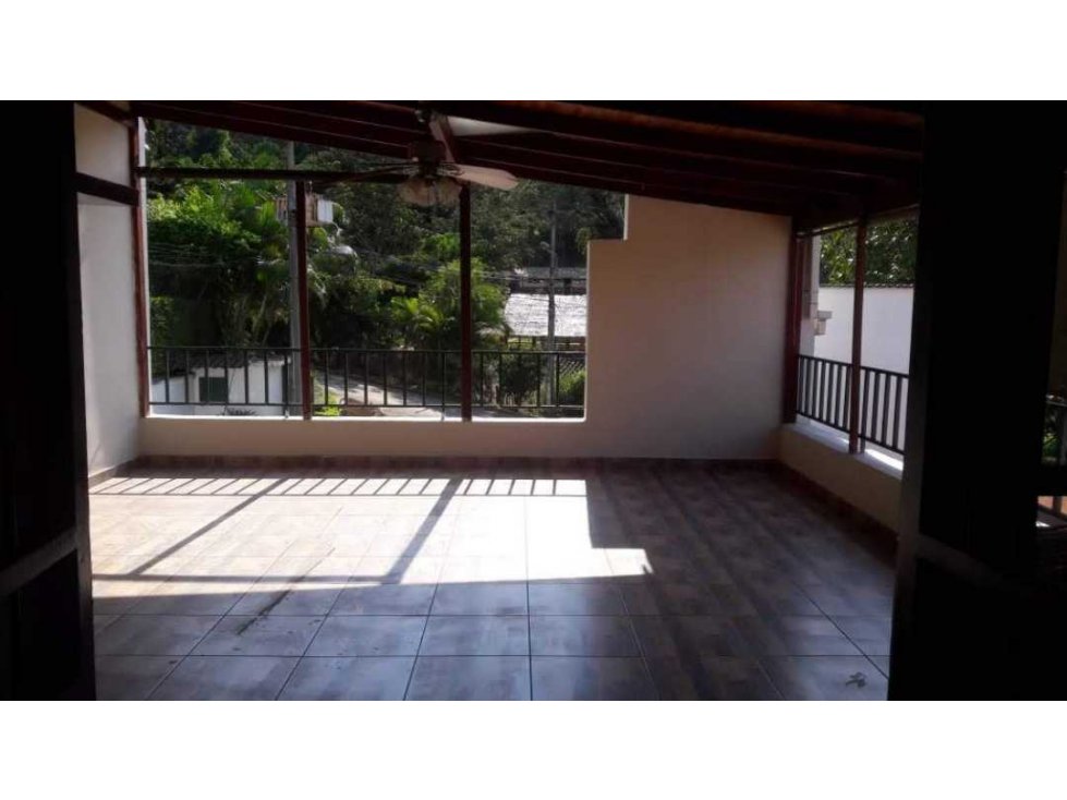 Vendo casa en el sur de cali  bella suiza conjunto cerrado lucerna