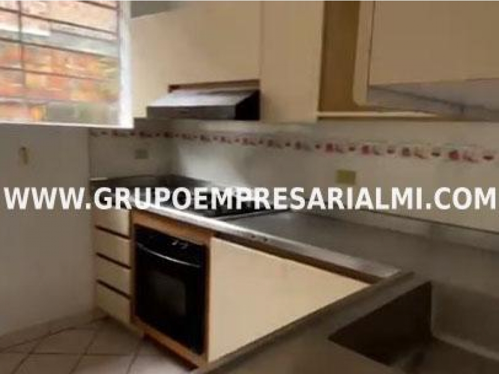 HERMOSA CASA UNIFAMILIAR EN VENTA - SECTOR ARANJUEZ COD:  27495