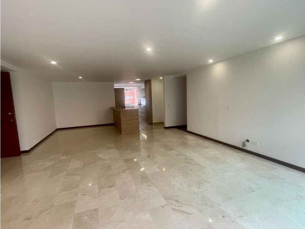 HERMOSO APARTAMENTO EN VENTA EL POBLADO LA TOMATERA