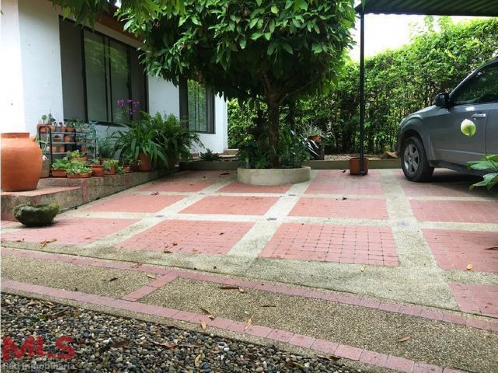 La casa ideal para tu descanso en Carmen de Apical...(MLS#239351)