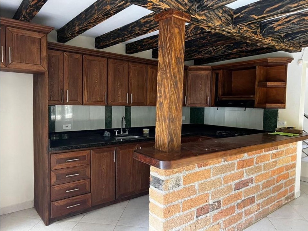 LINDA CASA FINCA EN VENTA EN EL CARMEN DE VÍBORAL-CERCA AL PARQUE PPAL