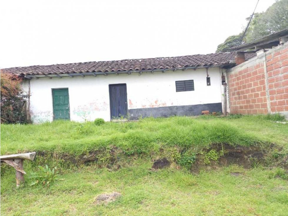 LINDA CASA LOTE EN VENTA EN LA VEREDA SAMARIA DEL CARMEN DE VIBORAL