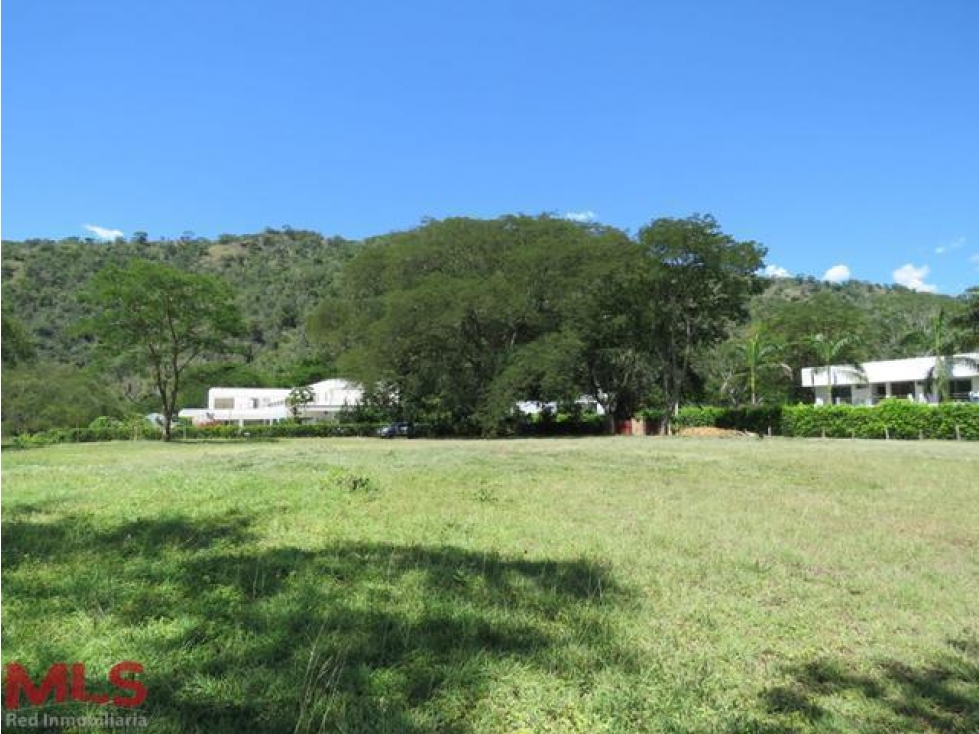 lote de muy buena área totalmente plano(MLS#237028)