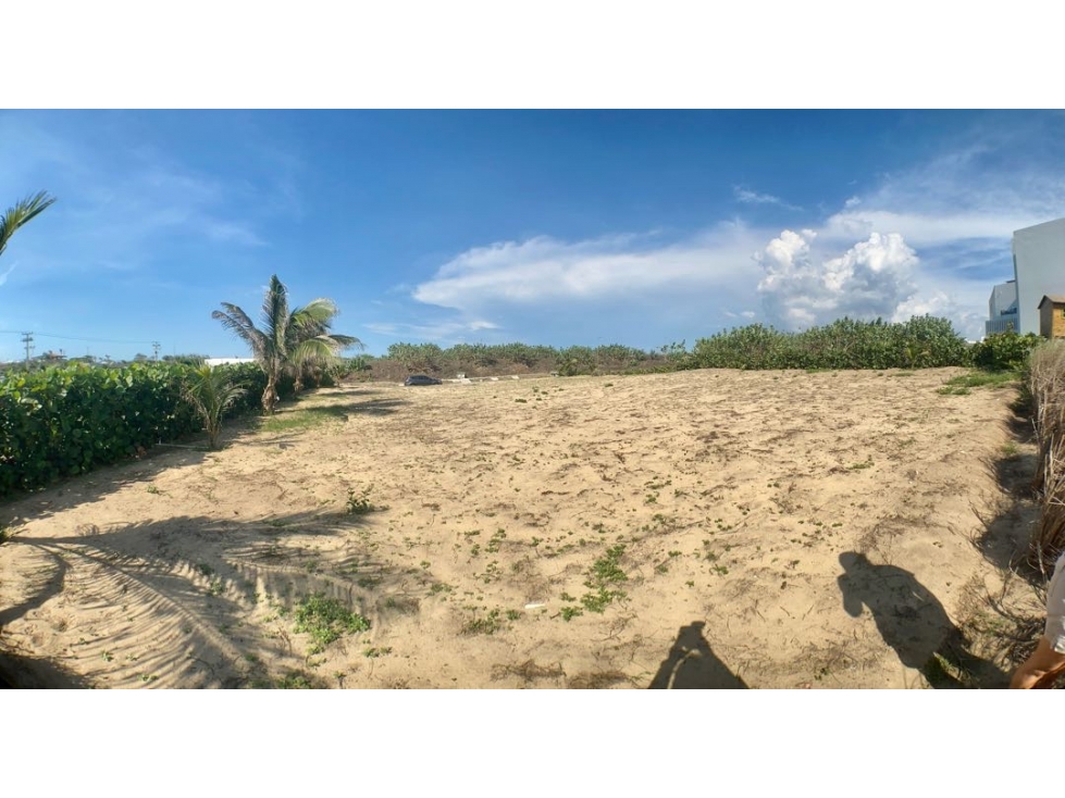 LOTE DE TERRENO para construir frente al Mar Caribe