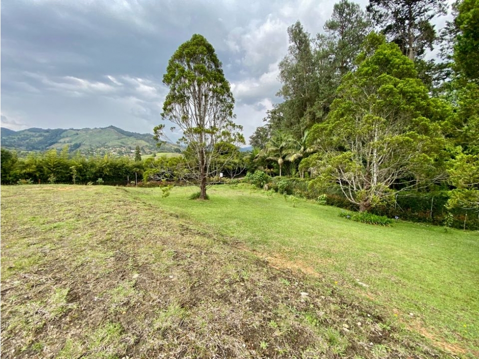 LOTE EN URBANIZACIÓN CERRADA, FIZEBAD