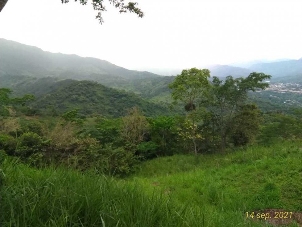 Lote independiente en Villeta, con cerramiento y vigilancia