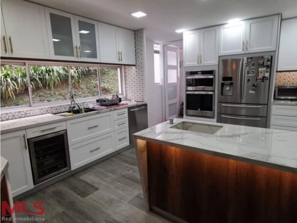 Moderna casa en San Lucas, Poblado.(MLS#238445)