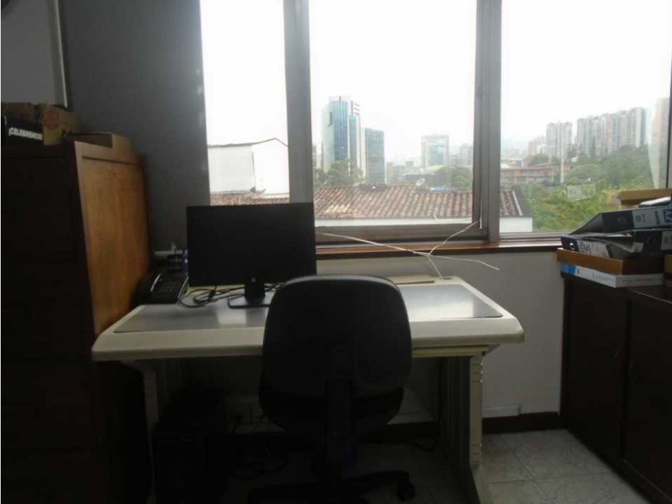 Oficina en venta de 64 M2 en El Poblado, Medellín