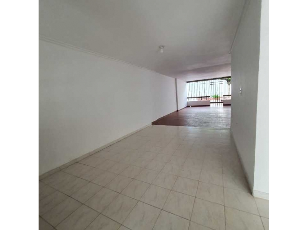 SE ARRIENDA CASA BARRIO SAN CARLOS (USO COMERCIAL / RESIDENCIAL)