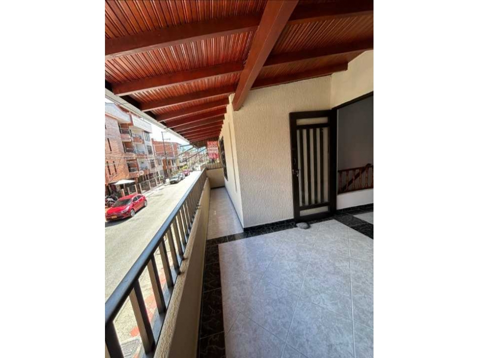 CASA EN VENTA Y ARRIENDO  EN GUAYABAL MEDELLIN, PISO 2