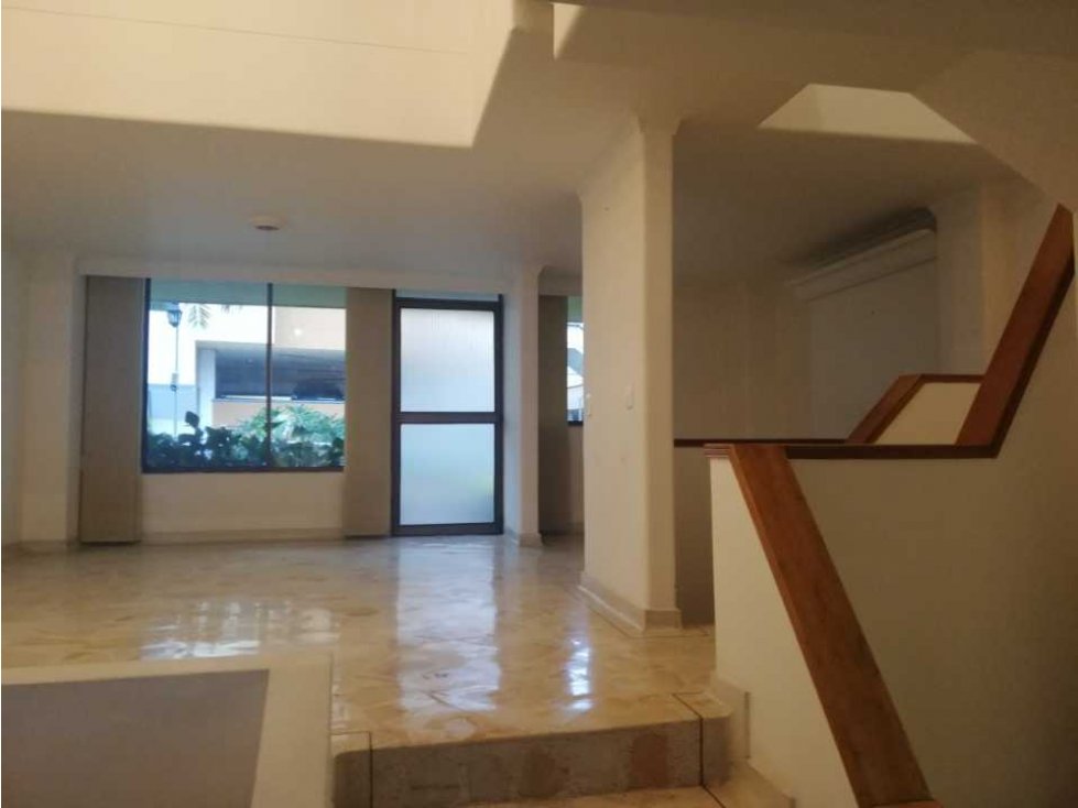 SE VENDE CASA PEREIRA, CIRCUNVALAR