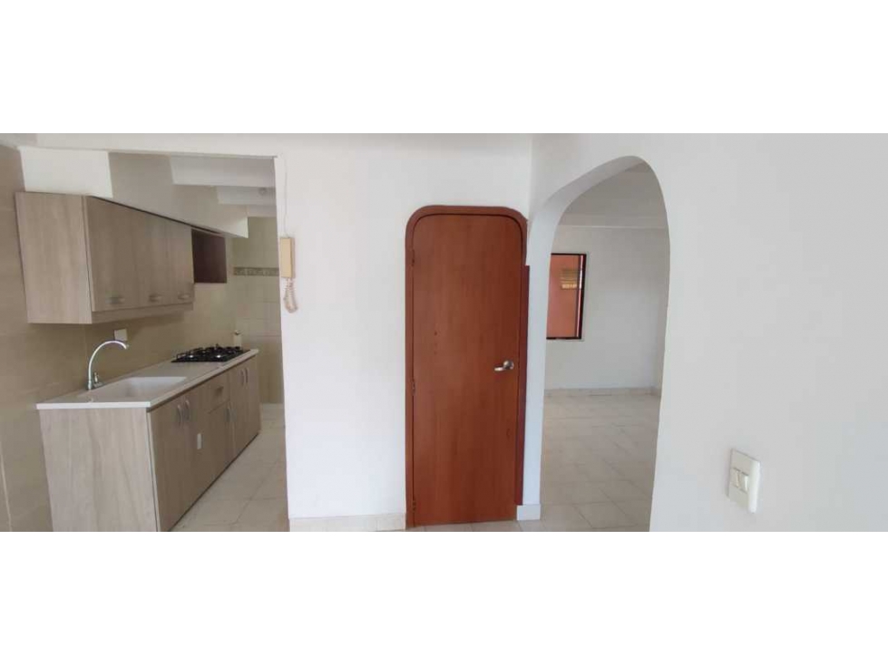 Se vende apartamento duplex en Prados del Sur (MHG)