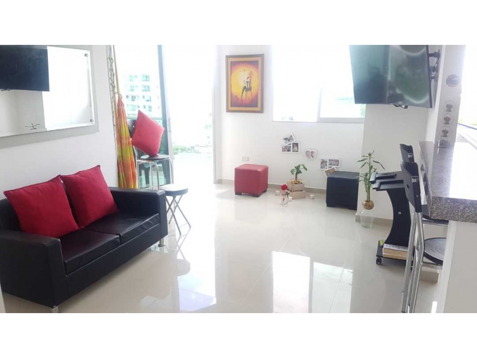 SE VENDE APARTAMENTO EN B/ EL RECREO