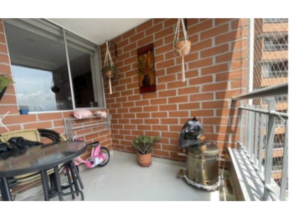 SE VENDE APARTAMENTO EN CASTROPOL MEDELLÍN