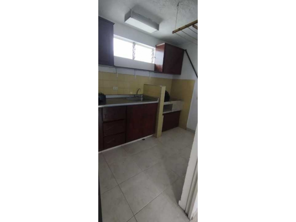 Se vende Apartamento en el Barrio Primero de Mayo 5 piso S/A