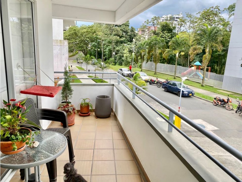 SE VENDE APARTAMENTO EN LA CASTELLANA ARMENIA