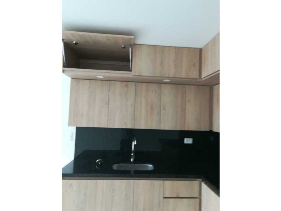 SE VENDE APARTEMENTO EN VELÓDROMO