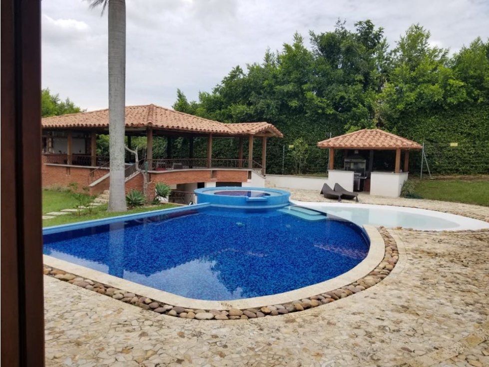 SE VENDE CASA CAMPESTRE  EN CERRITOS VIA PEREIRA LA VIRGINIA.