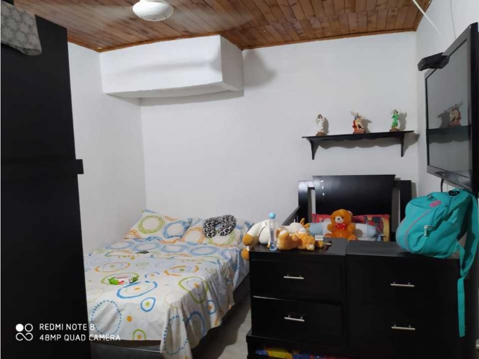 Se vende casa en barrio Urbina, Montería