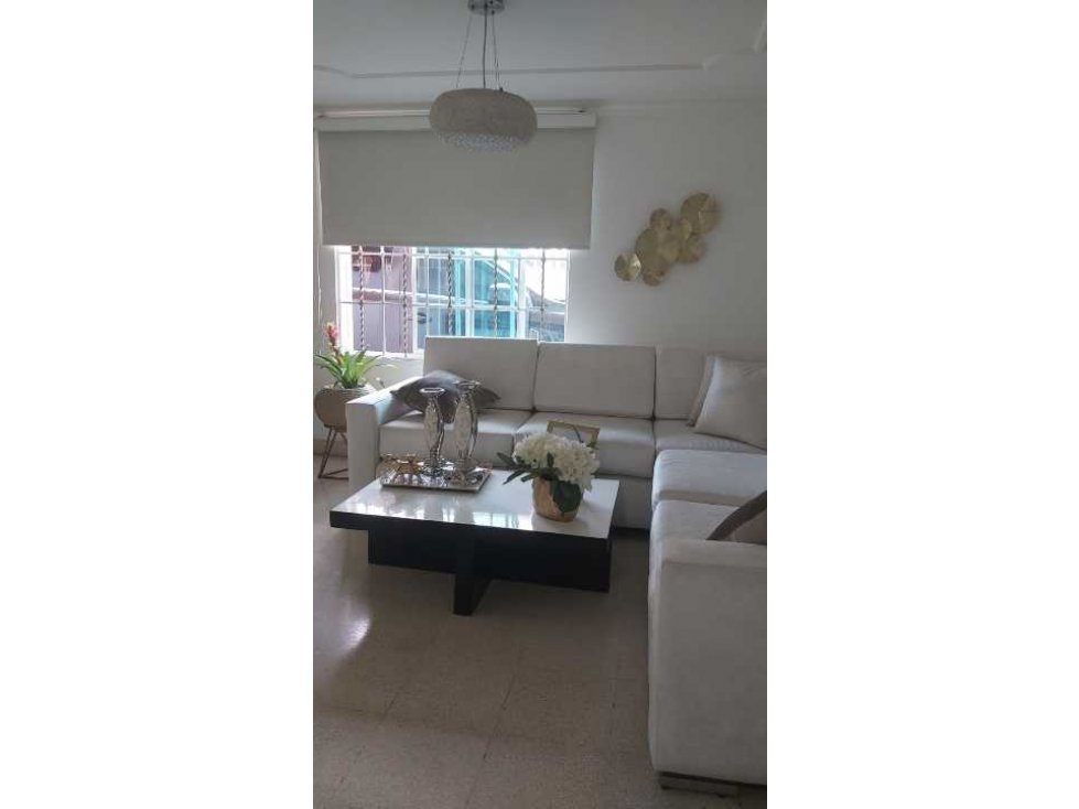 Se Vende Casa en Duplex en Los Robles