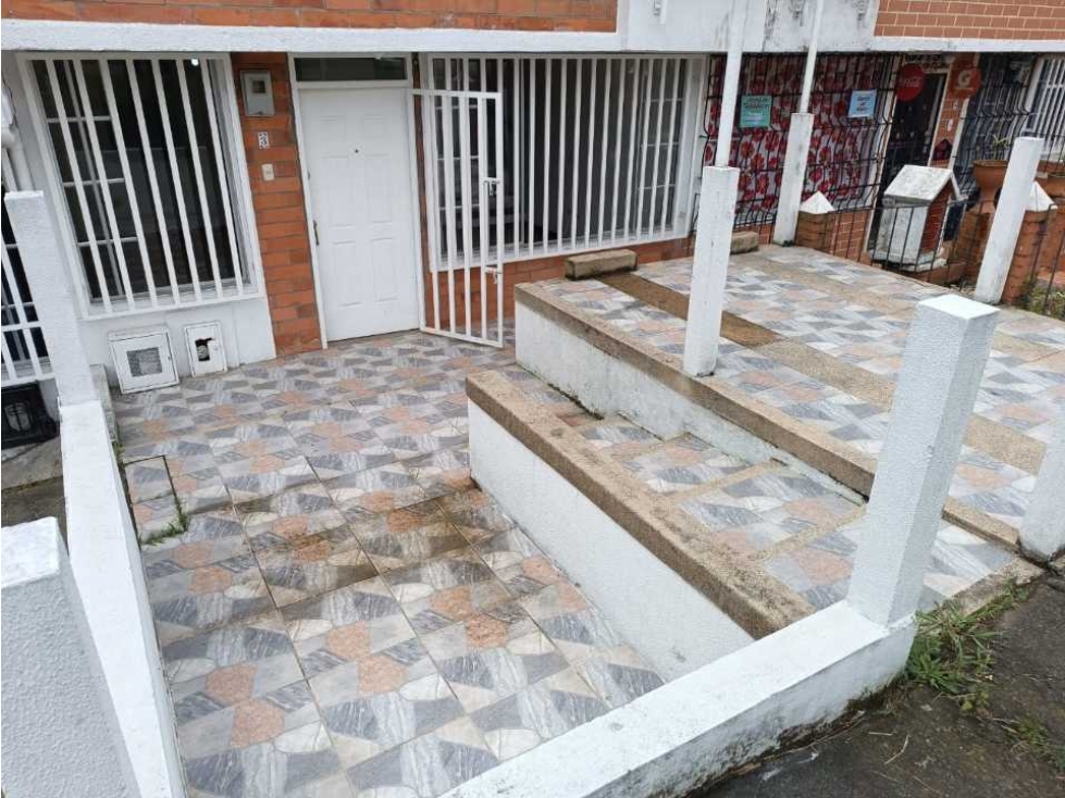 SE VENDE COMODA CASA EN EL SECTOR DE DOSQUEBRADAS